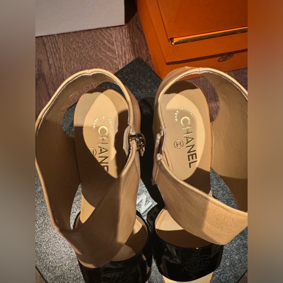 Chanel - Picture 4 of 10